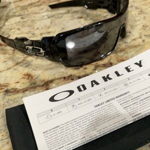 Oakley Oil Rig black Silver Ghost